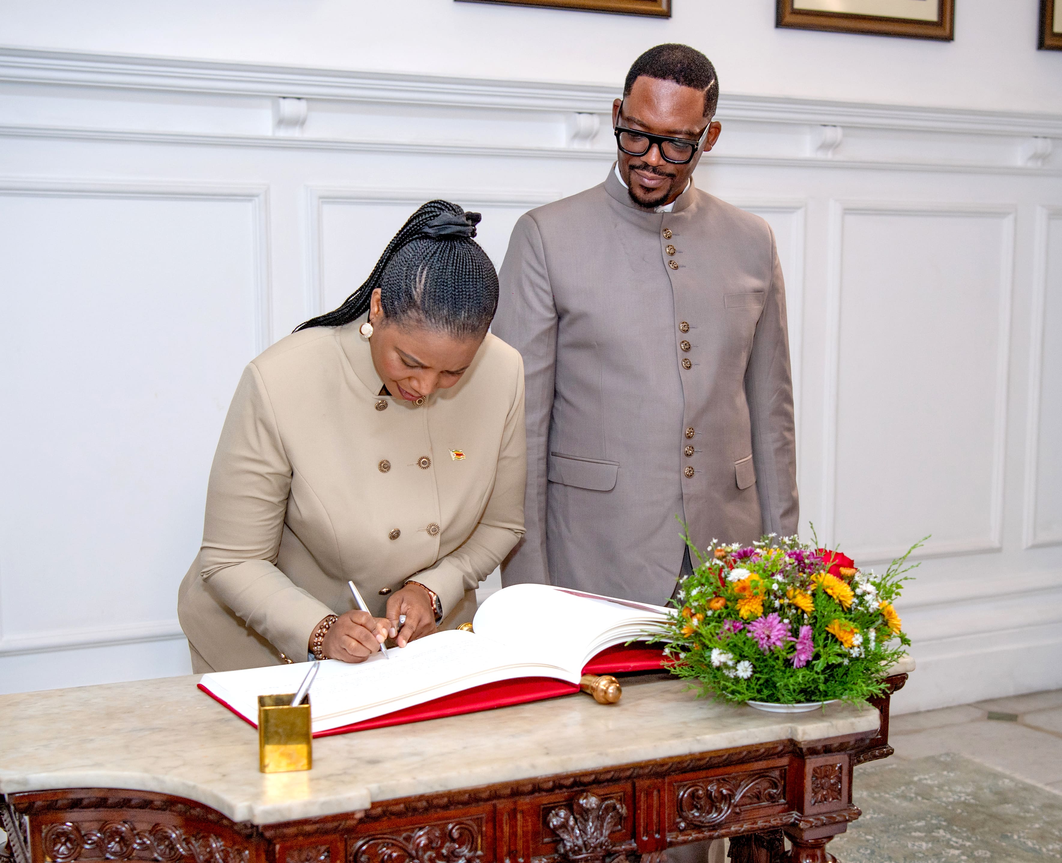 The Ambassador of the Republic of Zimbabwe presents Credentials to Sri Lanka 