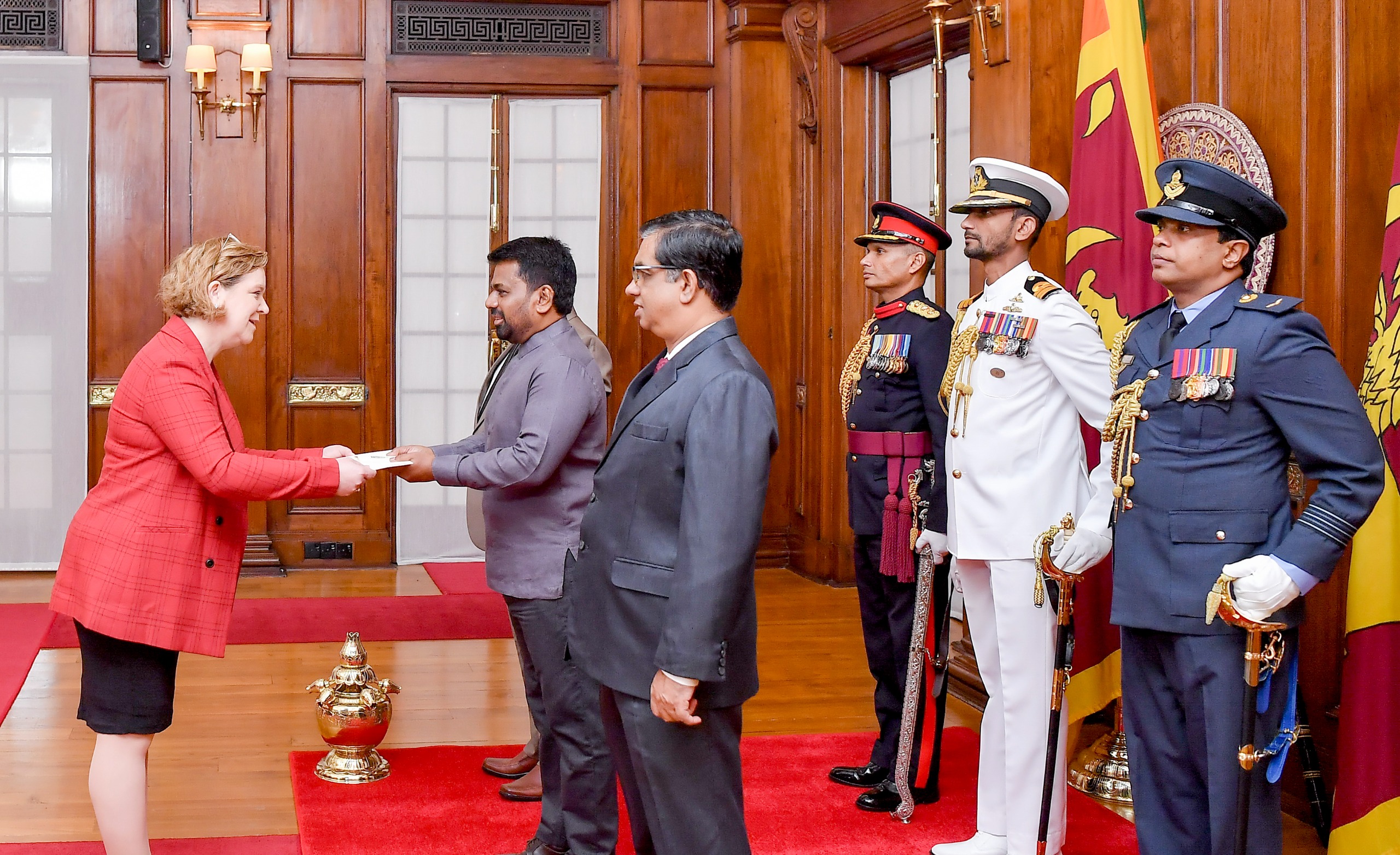 The High Commissioner of Canada presents Credentials to Sri Lanka 