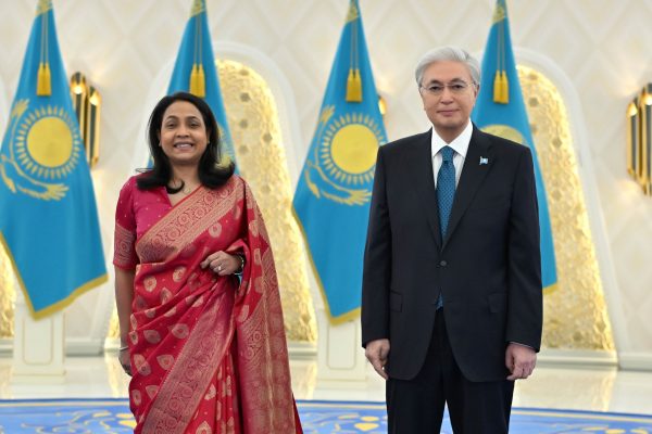 Ambassador of Sri Lanka presents Letters of Credence to the President of Kazakhstan