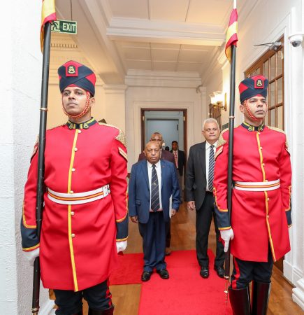 H.E. the High Commissioner of the Independent State of Papua New Guinea presents Credentials to Sri Lanka
