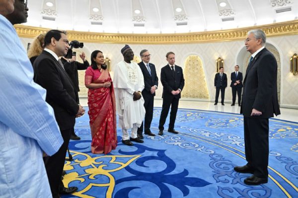 Ambassador of Sri Lanka presents Letters of Credence to the President of Kazakhstan