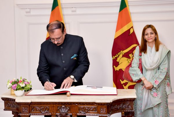 H.E. the High Commissioner of the Islamic Republic of Pakistan presents Credentials to Sri Lanka
