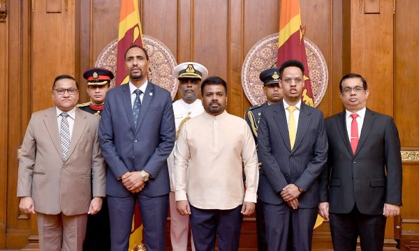 H.E. the Ambassador of the Federal Republic of Somalia presents Credentials to Sri Lanka
