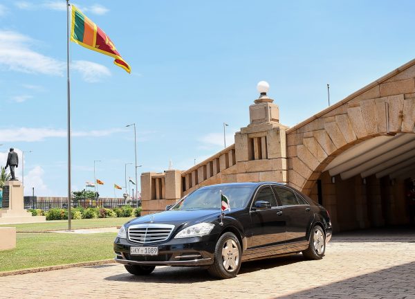 H.E. the Ambassador of the State of Kuwait presents Credentials to Sri Lanka