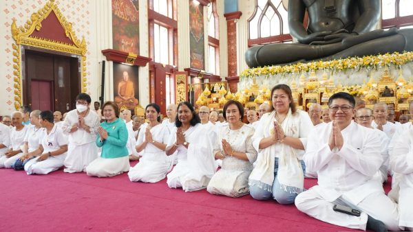 Sri Lankan Women visit Thailand for Temporary Observation of Ten Precepts on International Women’s Day