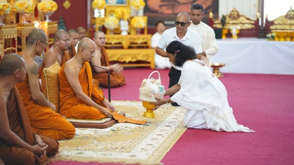 Sri Lankan Women visit Thailand for Temporary Observation of Ten Precepts on International Women’s Day