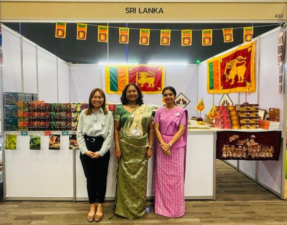 Embassy of Sri Lanka in Bangkok Participates in the 59th Red Cross Charity Bazaar