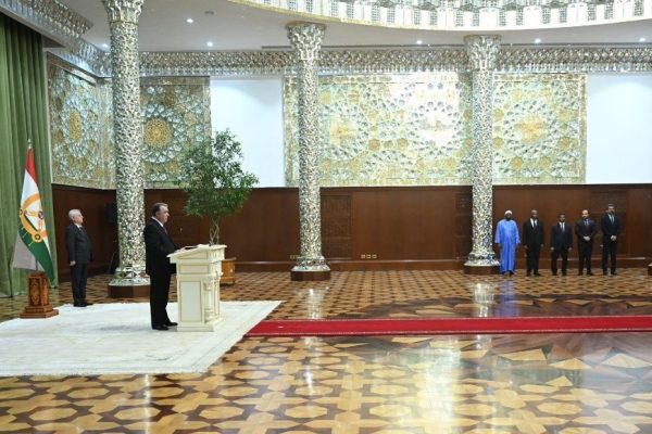Ambassador of Sri Lanka presents Letters of Credence to the President of the Republic of Tajikistan