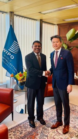 Permanent Representative Sumith Dassanayake meets the Director General of WIPO in Geneva